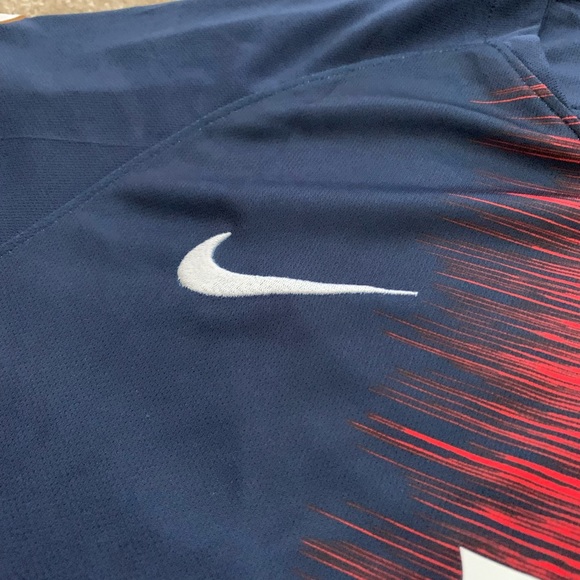 PSG Home 18/19 Jersey Ligue 1 version MBAPPE#7 - Picture 5 of 8